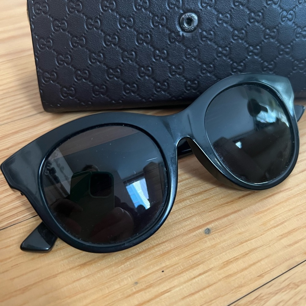AUTHENTIC GUCCI SUNGLASSES